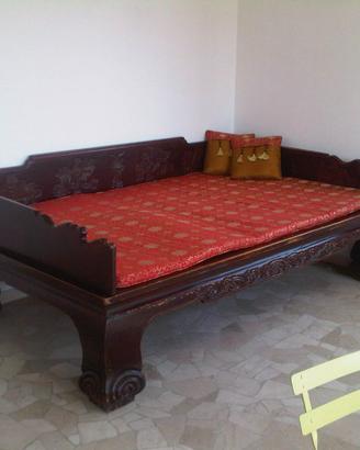 Magnifico Letto da Giorno Asiatico in Legno
