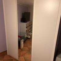 Armadio con specchio a tre ante