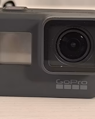 GoPro Hero 5 black con accessori, batterie e dock
