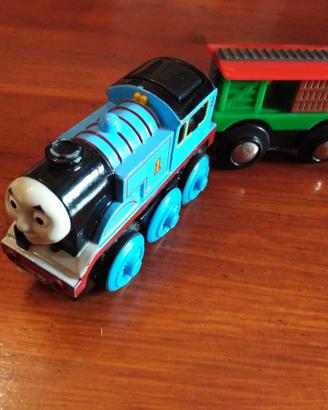 TRENO THOMAS-MOTRICE A BATTERIA +VAGONE