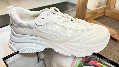 Scarpe sneakers nuove