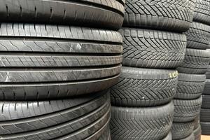 Pneumatici seminuovi