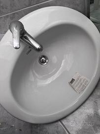 Lavabo in ceramica nuovo