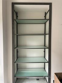 Libreria in ferro battuto e vetro