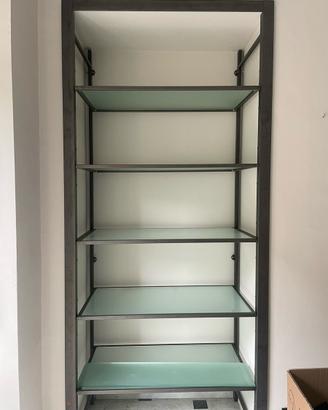 Libreria in ferro battuto e vetro