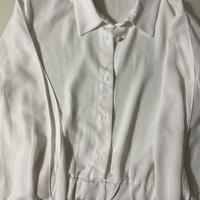 Camicia bianca , modello Crop. Con maniche lunghe