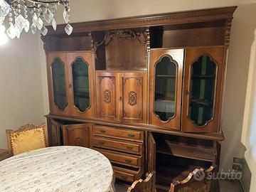 Splendida credenza in legno per soggiorno