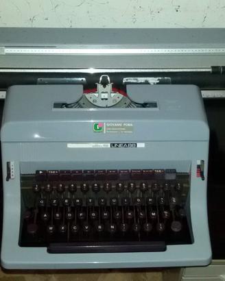 Macchina da scrivere Olivetti - linea 88