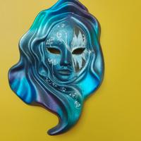 maschera in ceramica