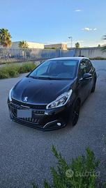 Peugeot 208 1.6 Bluehdi - Black Line edition 2018