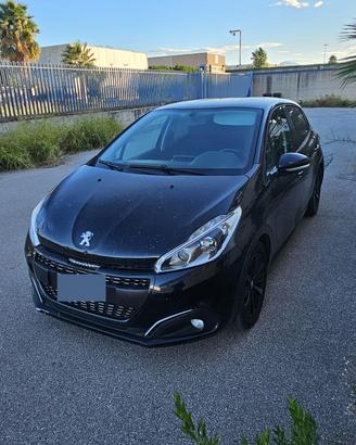 Peugeot 208 1.6 Bluehdi - Black Line edition 2018