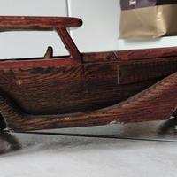 Auto d'epoca in legno 