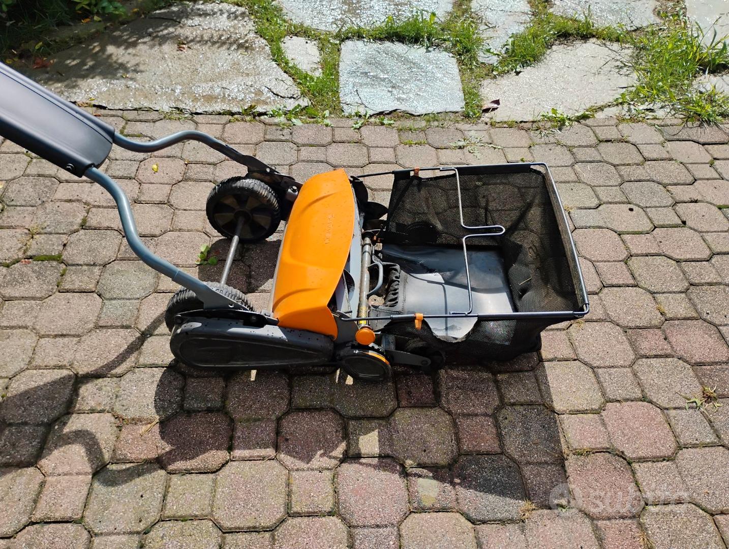 Raccoglierba Per Tosaerba Fiskars StaySharp Max - Capacità 18 Litri, Nero/Arancione - Foto 4