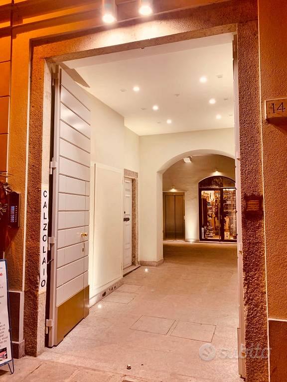 Attività / Licenza di 75 m² con 3 locali a Como