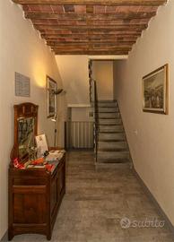 Rustico / Casale di 280 m² con più di 5 locali a C