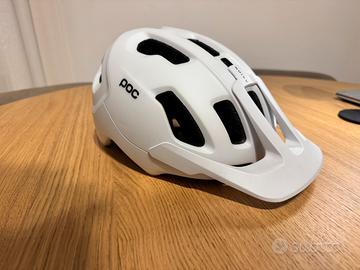 Casco PC AXION SPIN