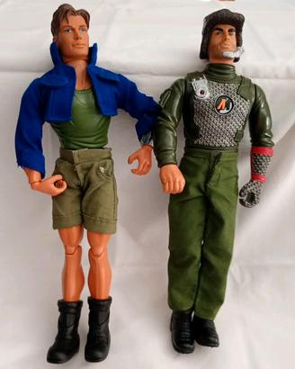 2 personaggi Action Man + Action Max Steel