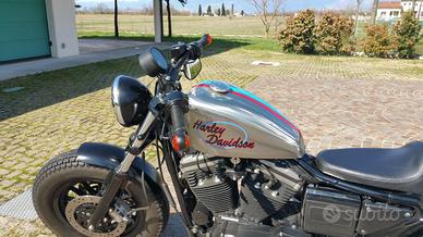 Moto harley davidson 883