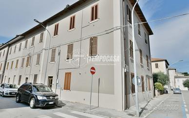 CAMPO PARIGNANO - APPARTAMENTO CON FONDACO