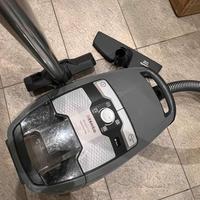 ASPIRAPOLVERE MIELE, MODELLO BLIZZARD, CON GARANZI
