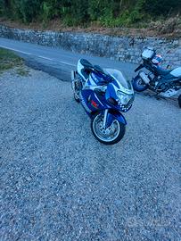 Suzuki gsxr 600 srad