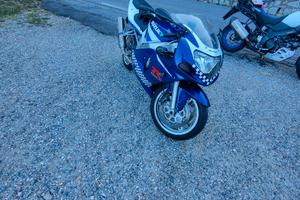 Suzuki gsxr 600 srad