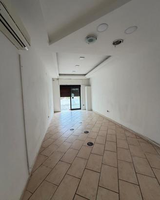 Locale commerciale fronte strada