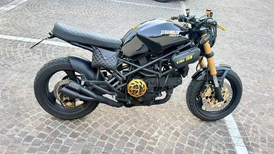Ducati monster 900