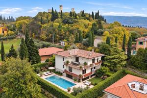PORZIONE DI BIFAMILIARE A VERONA