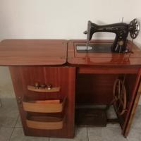 Macchina Singer con mobile