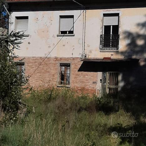 CASA INDIPENDENTE CON GIARDINO e AFFACCIO FIUME