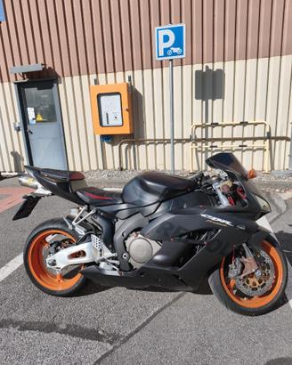 Honda CBR 1000 RR Fireblade 2006