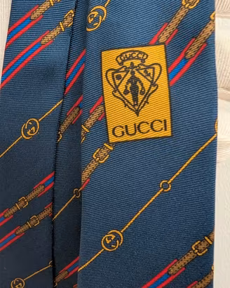 Cravatta Gucci. Seta