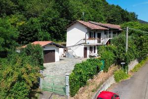 CASA SEMINDIPENDENTE A VAL DELLA TORRE