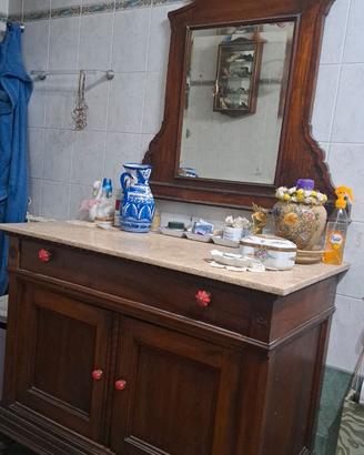Comò o mobile da bagno antico con specchio
