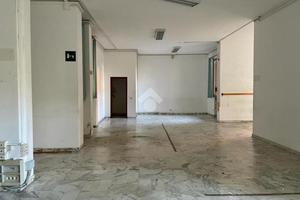 NEGOZIO A CHIAVARI