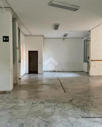 NEGOZIO A CHIAVARI