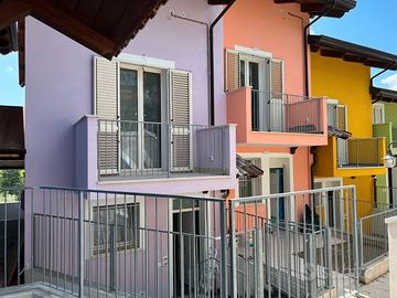 Villette a schiera con ingresso indipendente