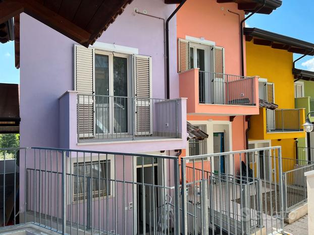 Villette a schiera con ingresso indipendente