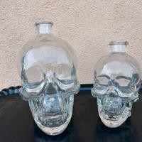 Bottiglie a forma di teschio