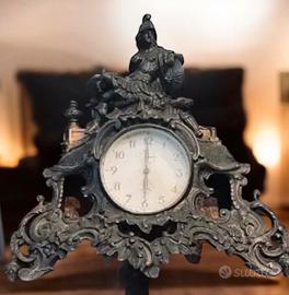 L'OROLOGIO CESSELLATO SENZA TEMPO