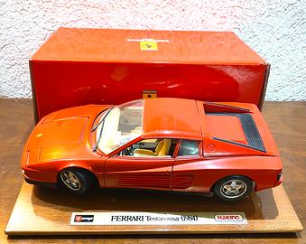 BURAGO Ferrari Testarossa 1984 Base in legno