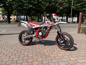 Moto beta 125 4T  motard