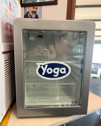 Yoga U5 Mini frigo da tavolo rosso porta vetro