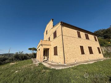 Casa singola con vista panoramica