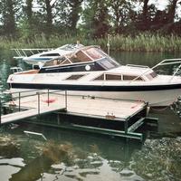 Barca a motore Fairline