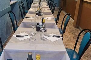 Ristorante pizzeria con forno a legna