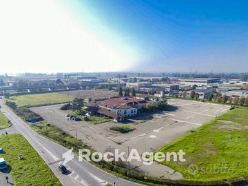 AREA COMMERCIALE: LUOGO IDEALE PER IL TUO SUCCESSO