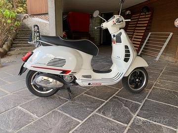 moto Piaggio Vespa GTS300 ie