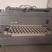 macchina da scrivere Olivetti TEKNE 4.